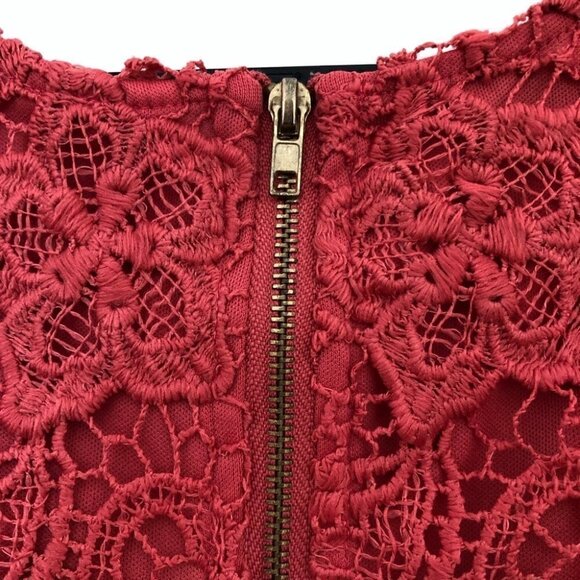PINK Lace Crochet Tank Top - Picture 4 of 9